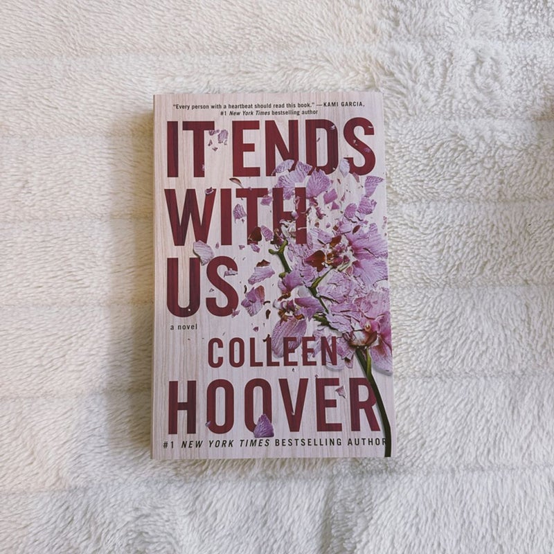 It Ends with us by Colleen Hoover , Paperback | Pangobooks