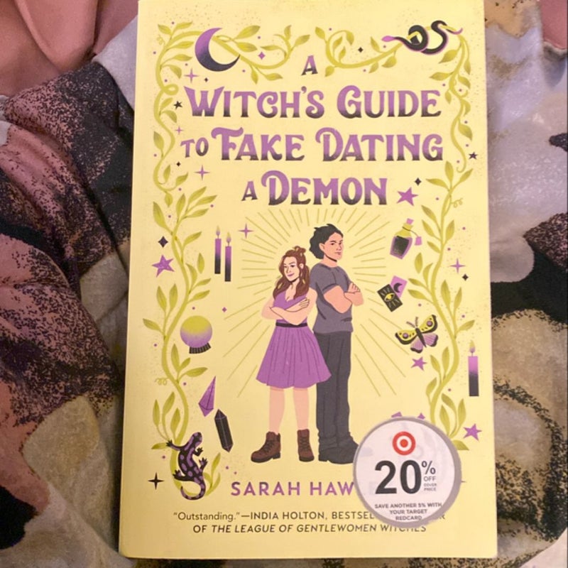 A Witch's Guide to Fake Dating a Demon