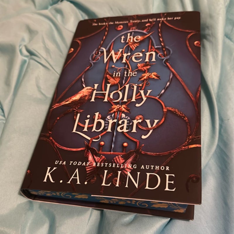 The Wren in the Holly Library (Deluxe Limited Edition)
