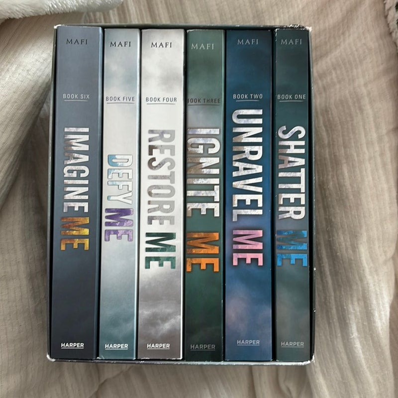Shatter Me Series 6-Book Box Set: Shatter Me, Unravel Me, Ignite Me,  Restore Me, Defy Me, Imagine Me by Mafi, Tahereh: Very Good Soft cover  (2021) Signed by Author