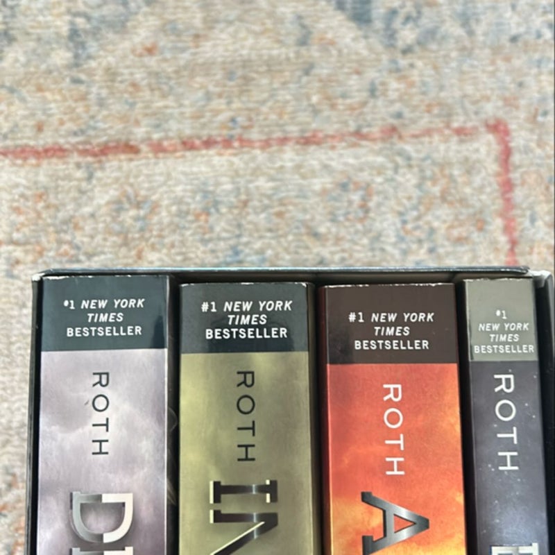 Divergent Series Four-Book Paperback Box Set