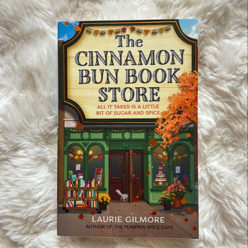 The Cinnamon Bun Book Store (Dream Harbor, Book 2)