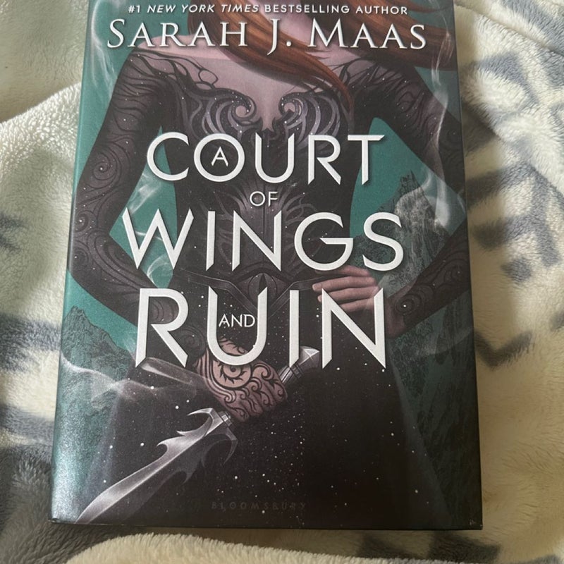 A court of Wings and Ruin