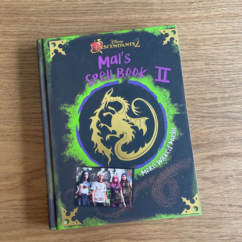 Descendants 2: Mal's Spell Book 2