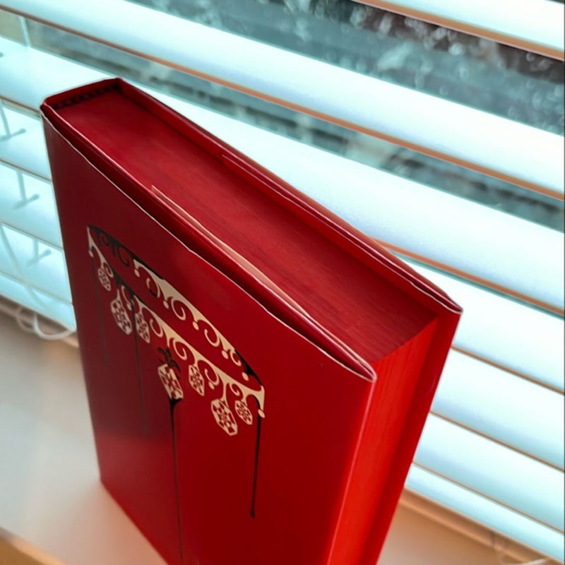 Red Queen Collector's Edition