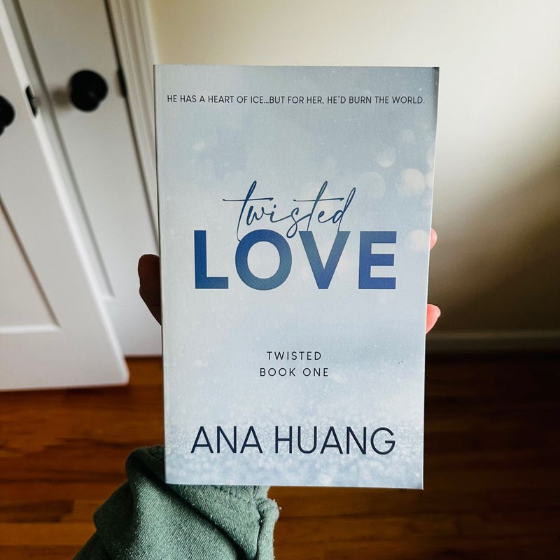 Twisted Love by Ana Huang, Paperback