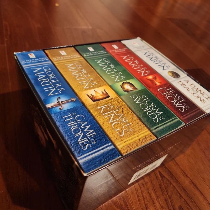 George R. R. Martin's a Game of Thrones 5-Book Boxed Set (Song of Ice and Fire Series)