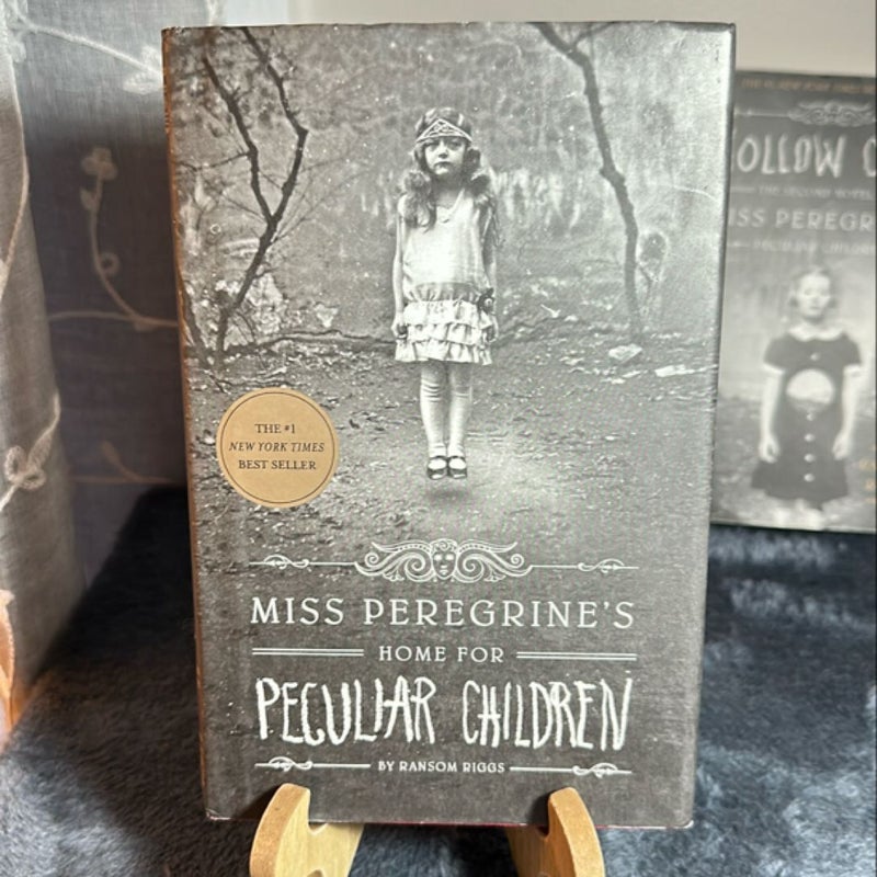 Miss Peregrine's Home for Bundles (2 Books) 