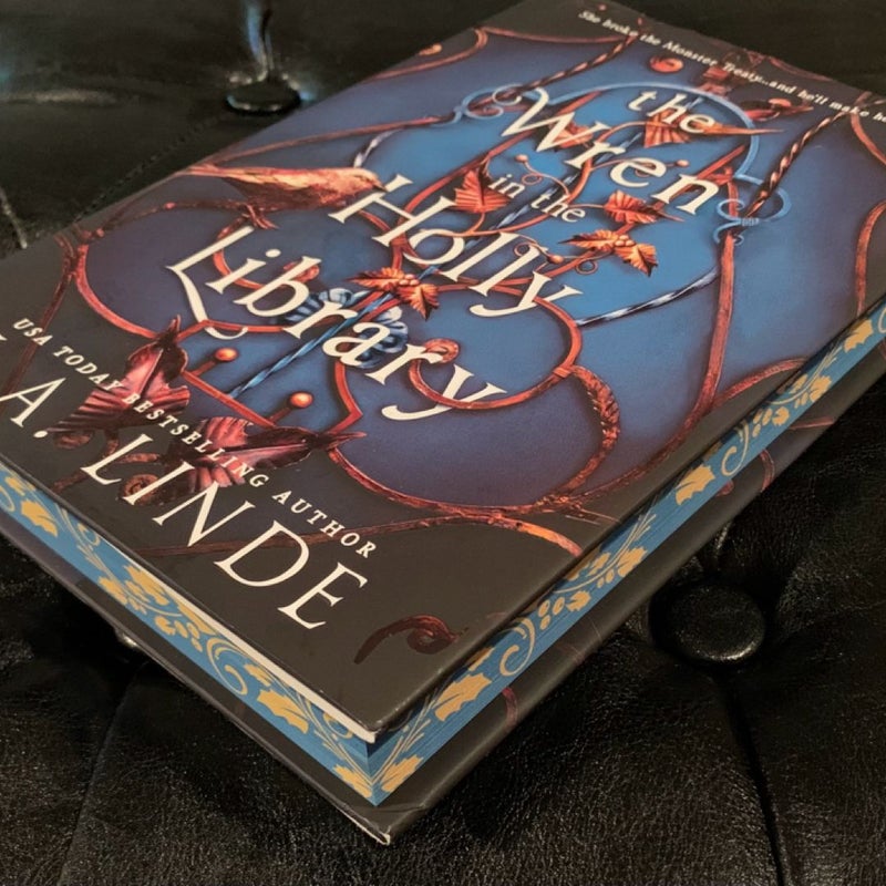 The Wren in the Holly Library (Deluxe Limited Edition)
