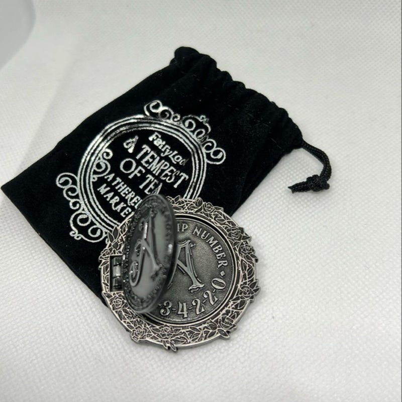 Fairyloot: Replica Pin