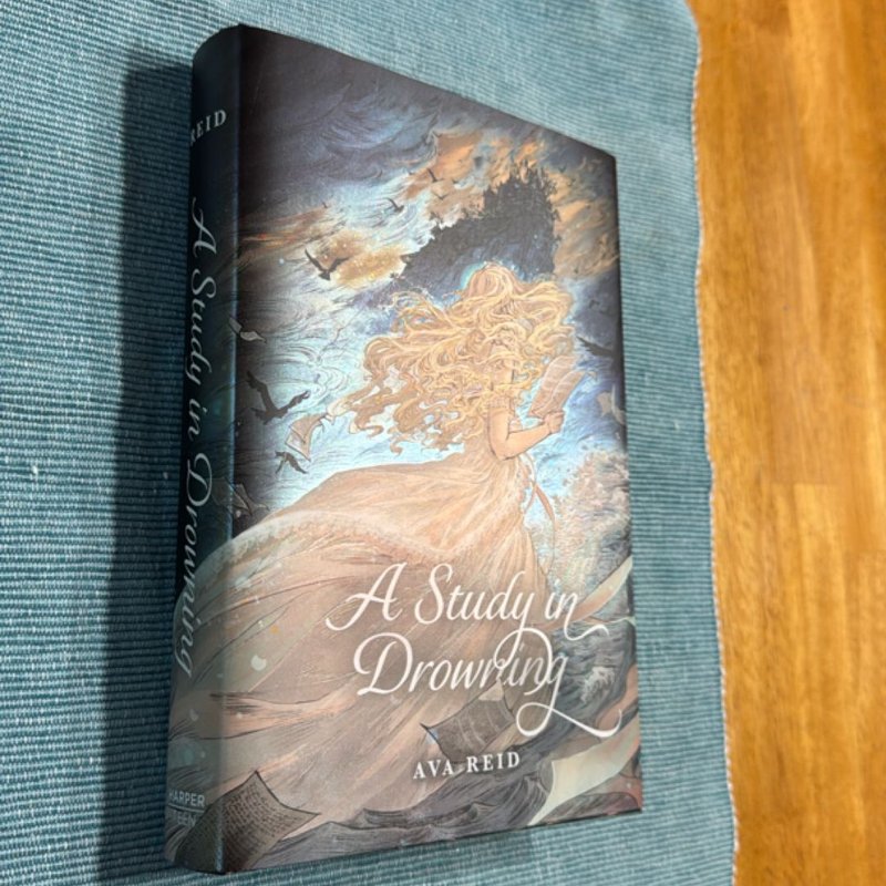 A Study in Drowning (Owlcrate edition) by Ava Reid, Hardcover | Pangobooks