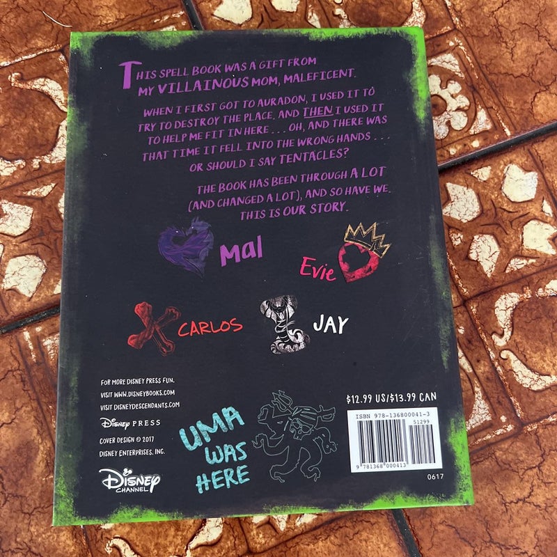 Descendants 2: Mal's Spell Book 2