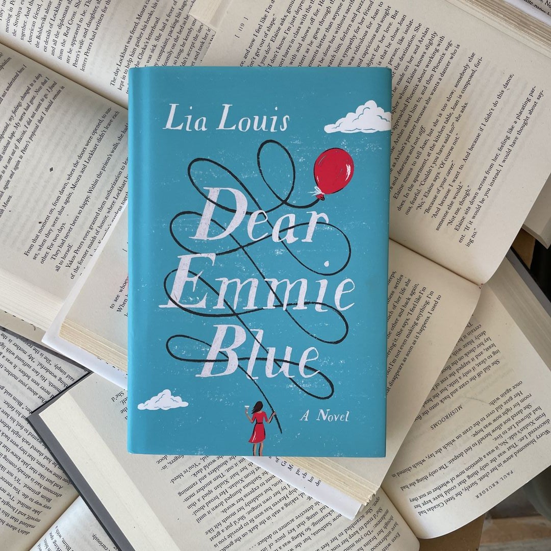 Dear Emmie Blue: A Novel: Louis, Lia: 9781982135911: : Books
