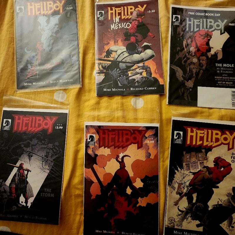 HELLBOY COMIC BOOK LOT 12 VOLUMES 