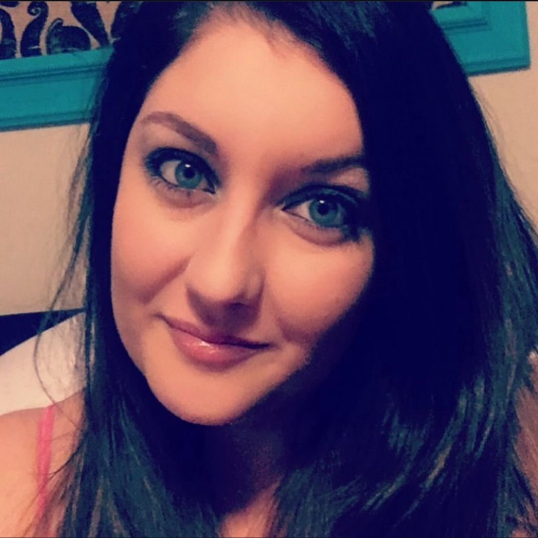 Steph in the Stacks 🩷📚