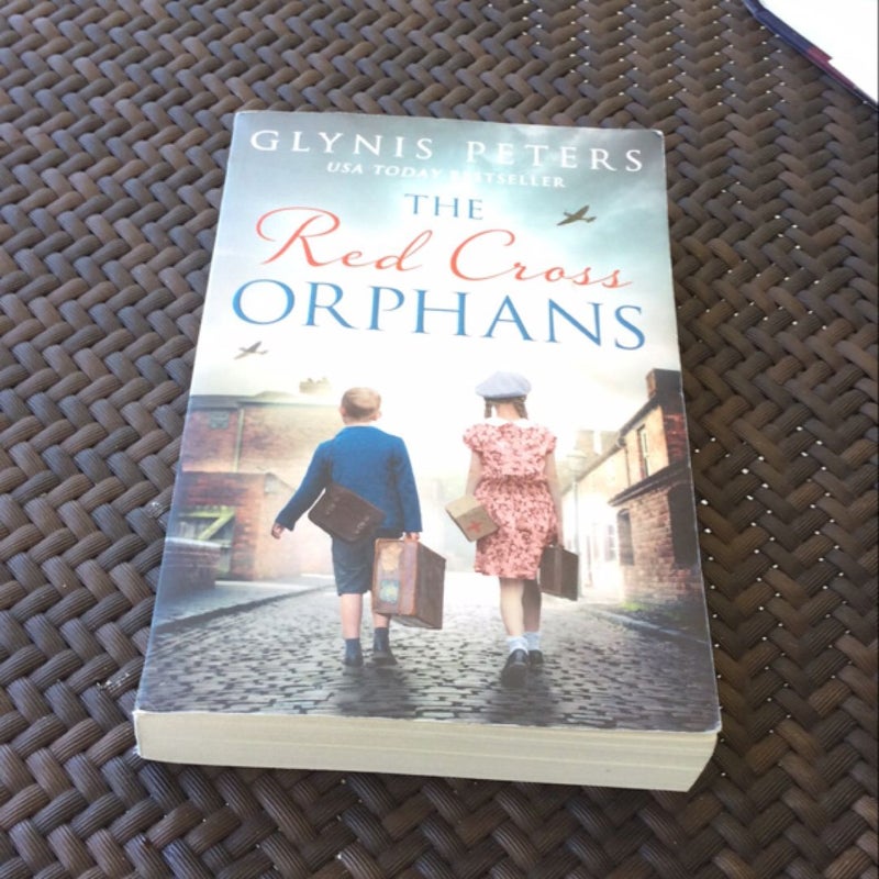 The Red Cross Orphans (the Red Cross Orphans, Book 1)