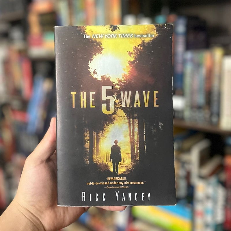 The 5th Wave & The Infinite Sea Bundle