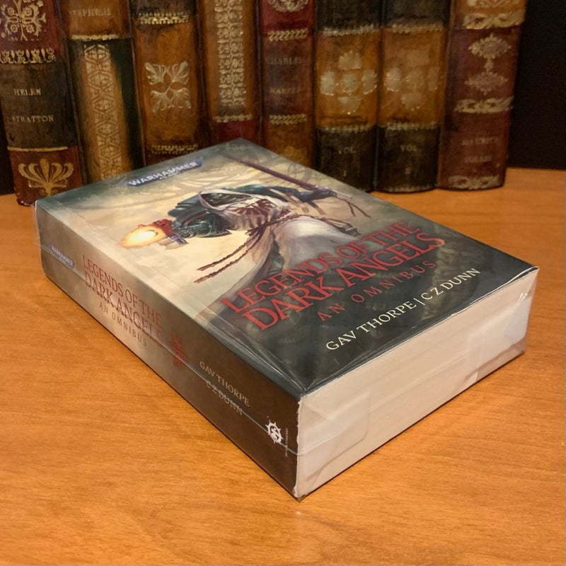 Warhammer 40k: Legends of the Dark Angels: a Space Marine Omnibus: Angels of Darkness, The Purging of Kadillus, Azrael, The Eye of Ezekiel, Dark Vengeance, and three short stories