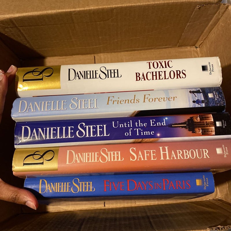 5 Danielle Steel books (New)