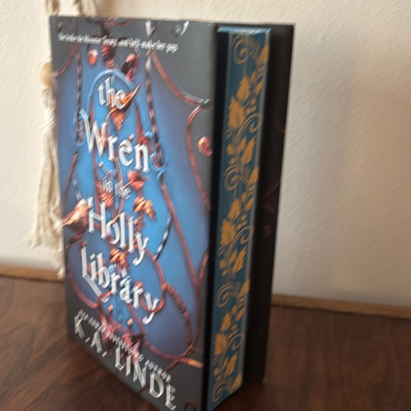 The Wren in the Holly Library (Deluxe Limited Edition)