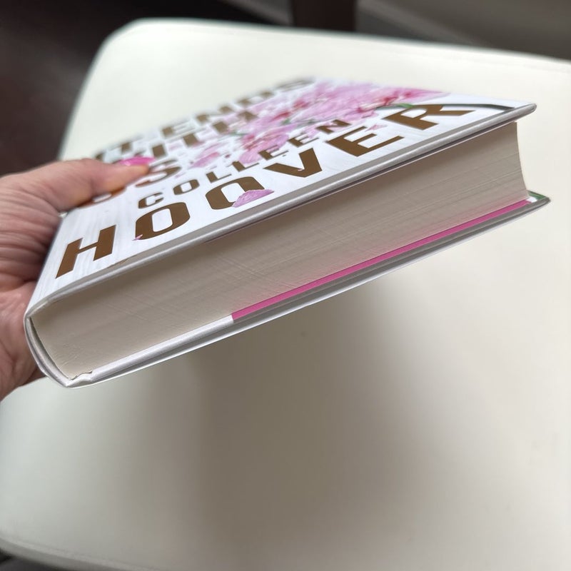 It Ends with Us - Waterstones UK special edition with sprayed edges
