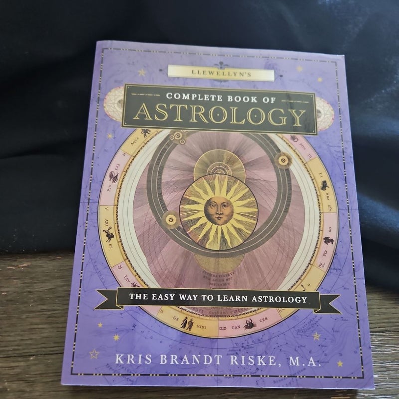 Llewellyn's Complete Book of Astrology