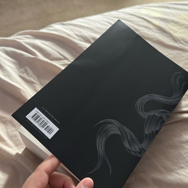 A Court of Silver Flames: B&N Exclusive OOP Edition