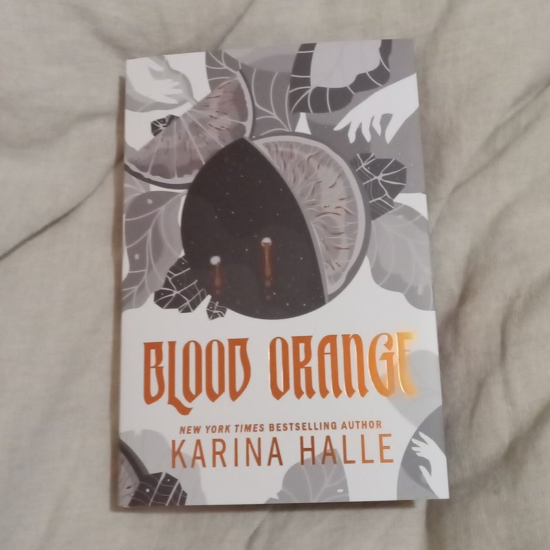 Blood orange by Karina Halle, Hardcover Pangobooks