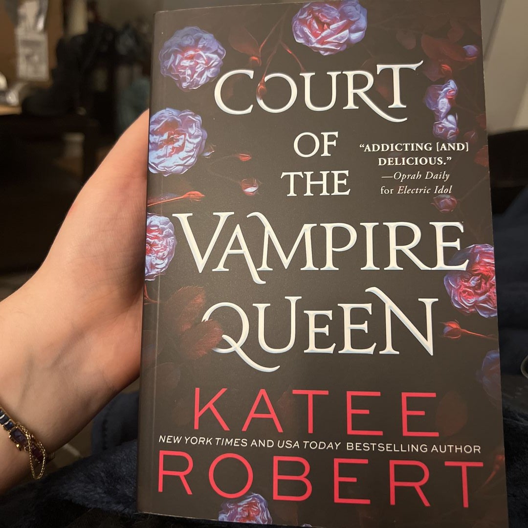 Court of the Vampire Queen by Katee Robert, Paperback | Pangobooks