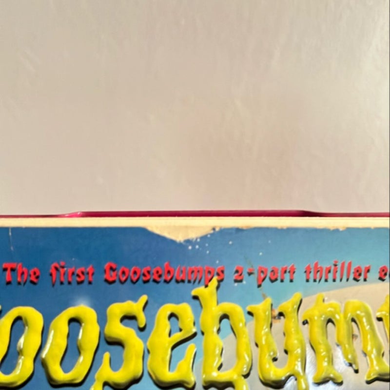 Invasion of the Body Squeezers (Goosebumps Series 2000)  FIRST EDITION