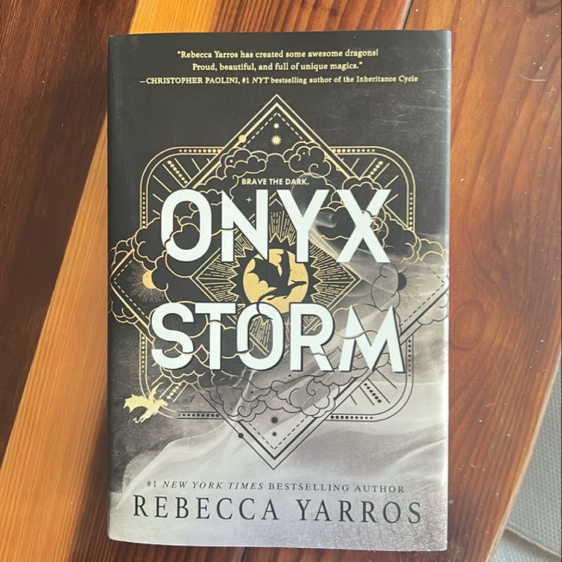 Onyx Storm (Standard Edition)