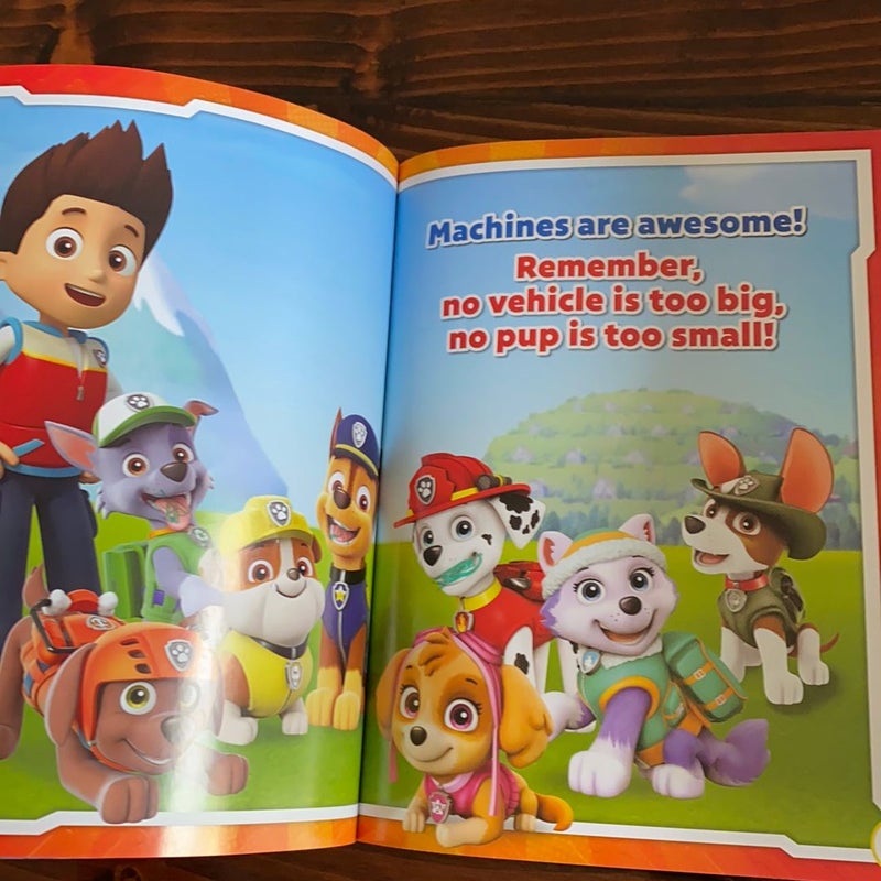 Paw Patrol Mega Machines, Real Rescue Dogs Flip Book