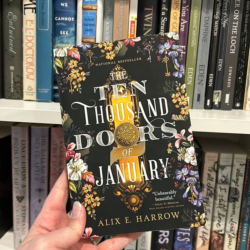 The Ten Thousand Doors of January by Alix E. Harrow, Paperback | Pangobooks