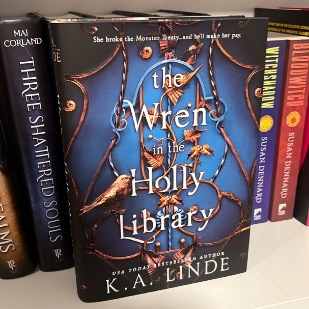 The Wren in the Holly Library (Deluxe Limited Edition)