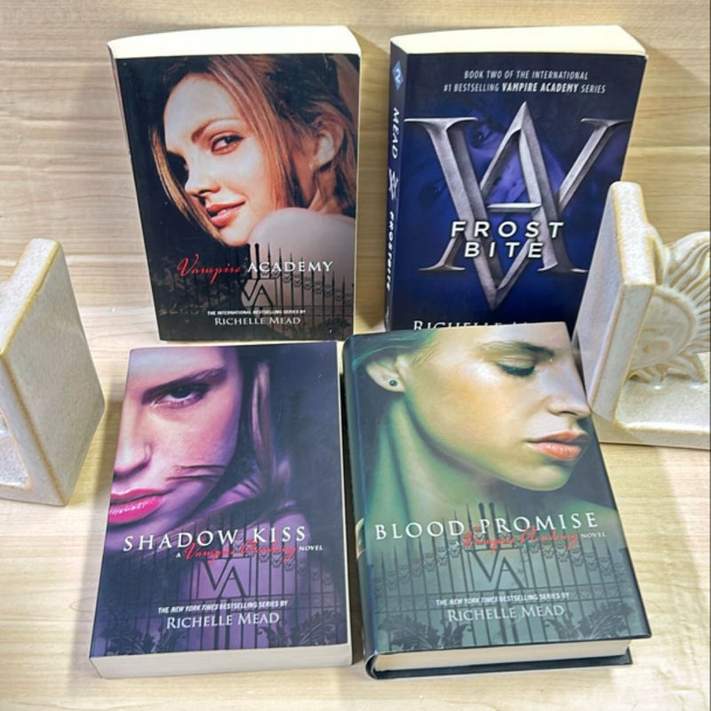 Vampire Academy complete 6 book 4 Paperback and 2 Hardcover Bundle