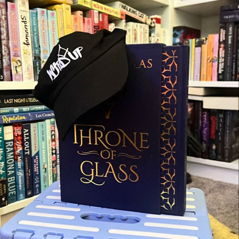 Throne of Glass (Collector's Edition) WITH HAT!