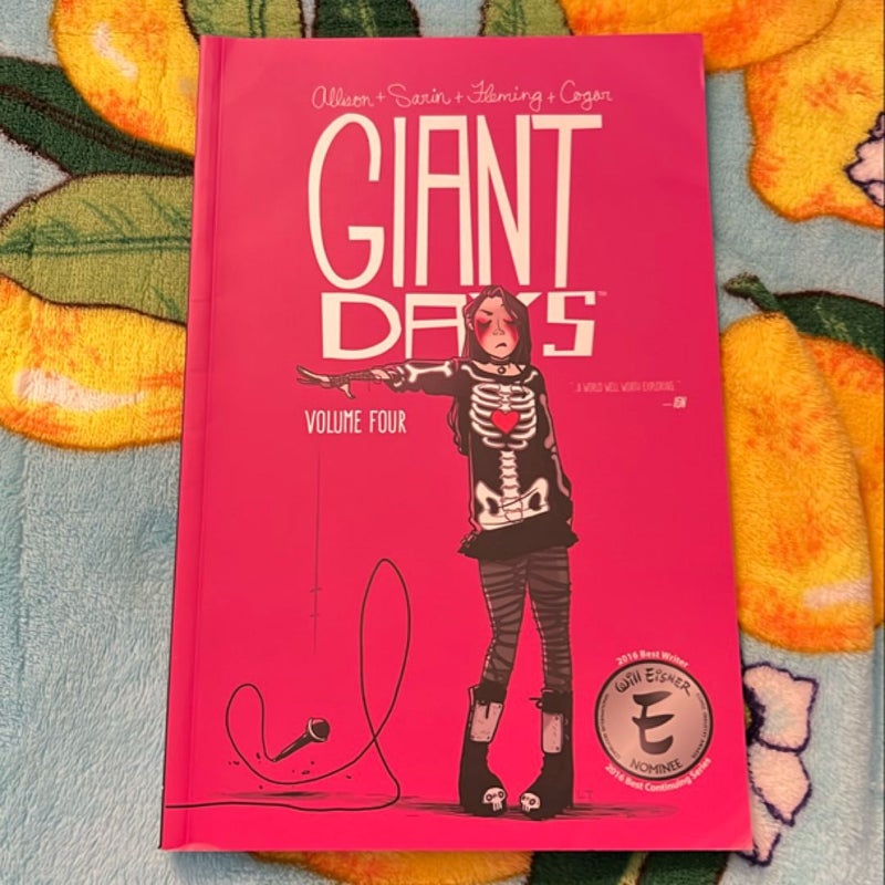 Giant Days Vol. 4