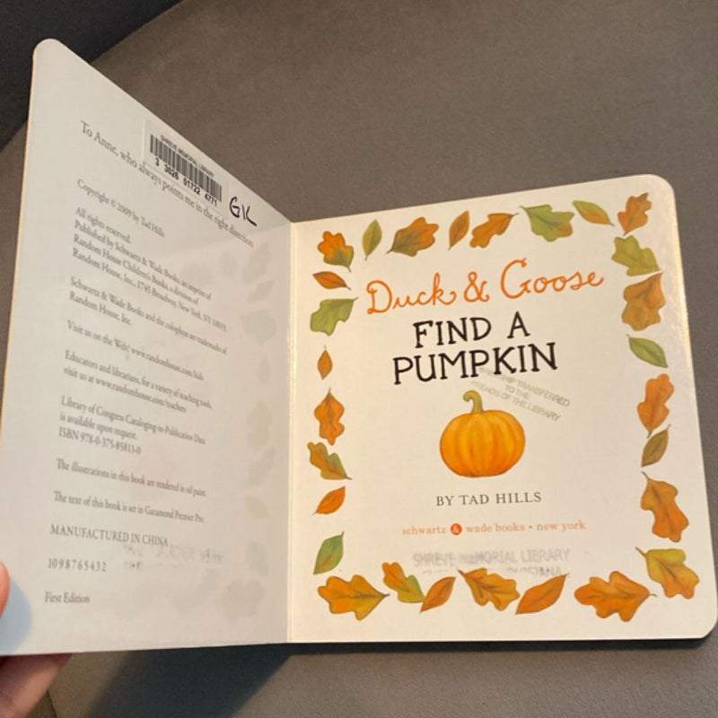 Duck and Goose, Find a Pumpkin (Oversized Board Book)