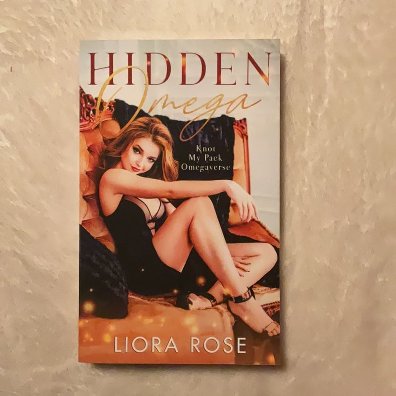 Hidden Omega by Liora Rose Paperback Pangobooks