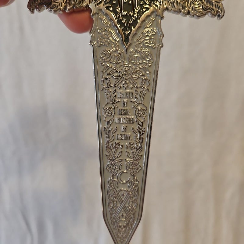 Crescent City Dagger