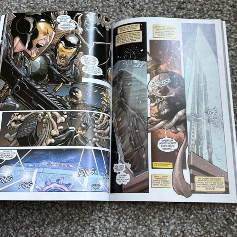 Catwoman Vol. 3: Death of the Family (the New 52)