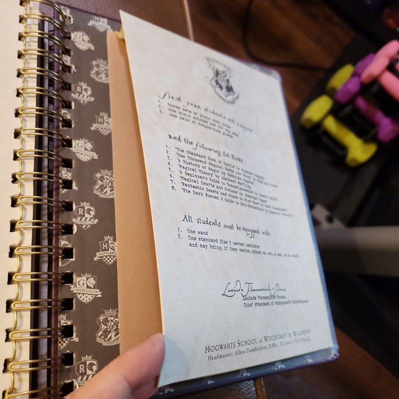 Harry Potter: Hogwarts Teacher's 12-Month Undated Planner