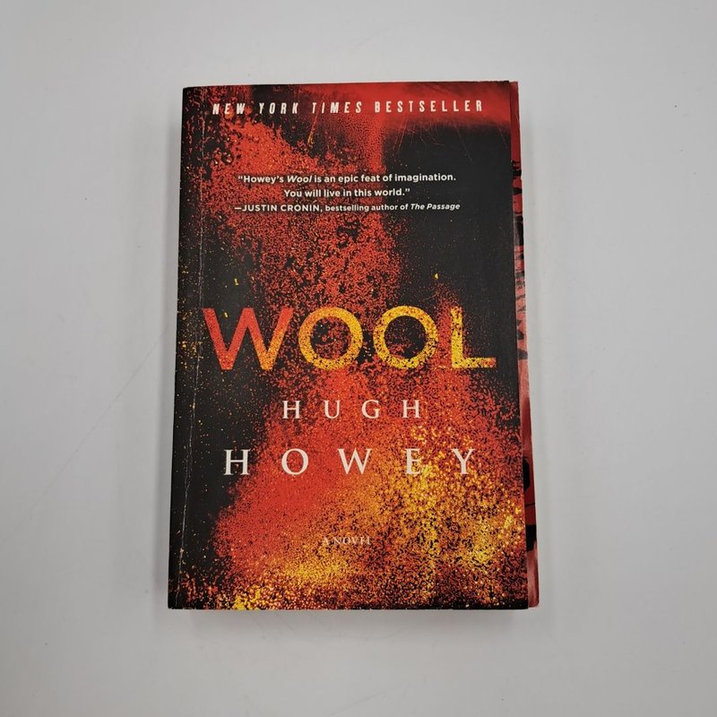 Wool by Hugh Howey, Paperback | Pangobooks