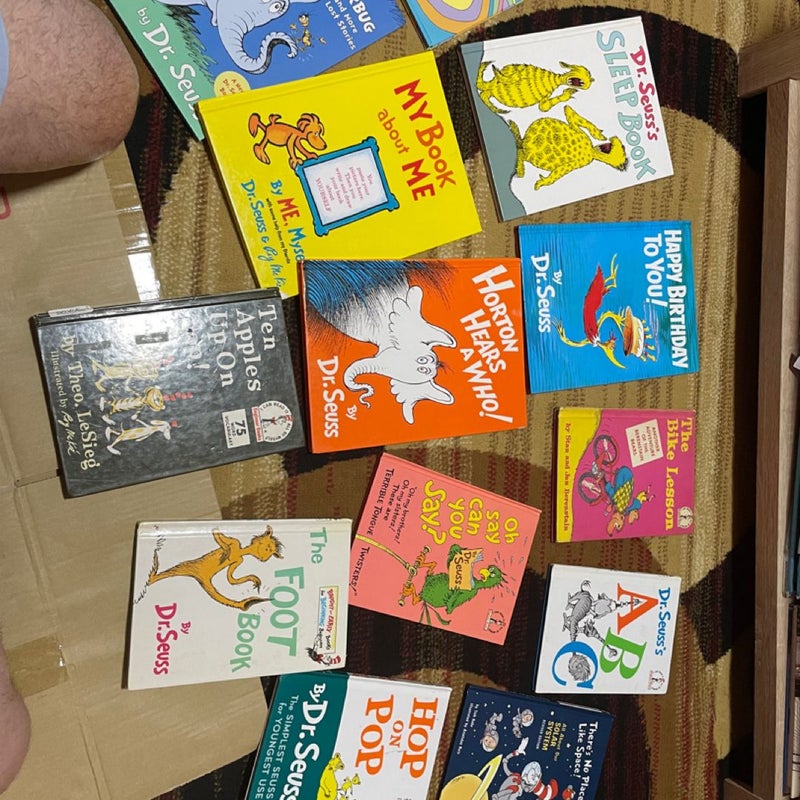 16 book Dr Seuss lot including Big Books