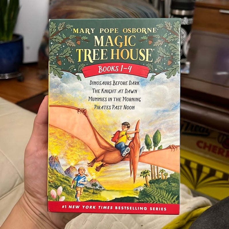 Magic Tree House Books 1-4 Boxed Set