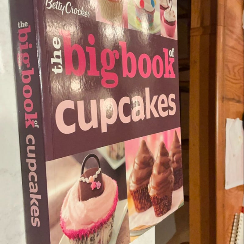 The Betty Crocker the Big Book of Cupcakes