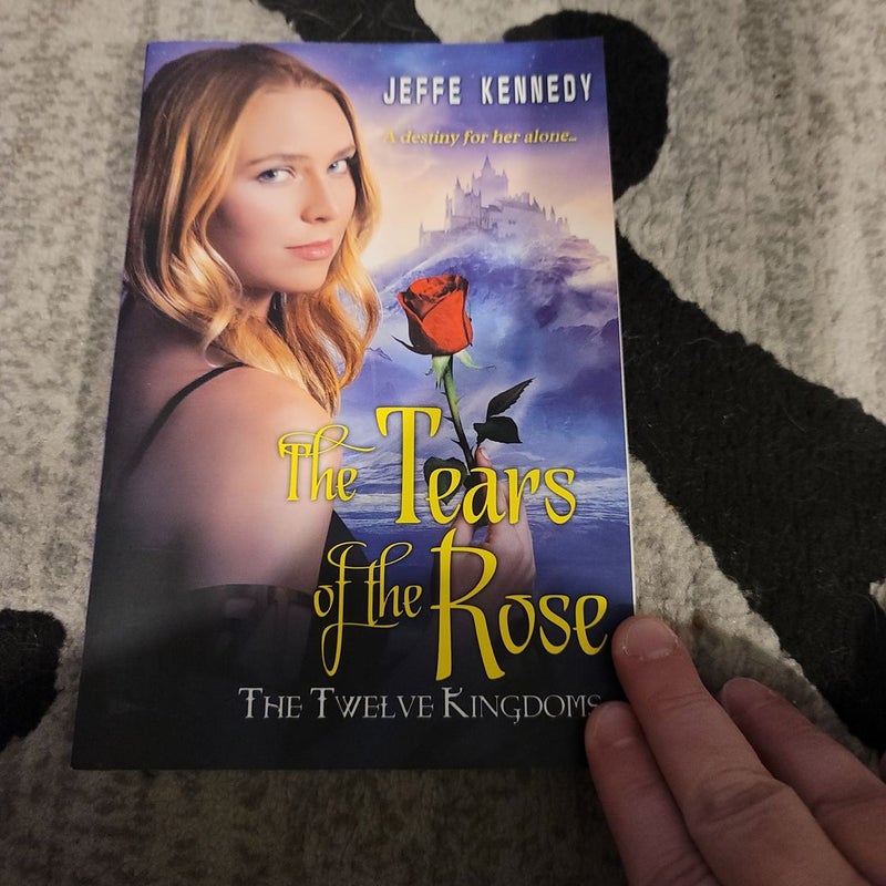 The Twelve Kingdoms: the Tears of the Rose