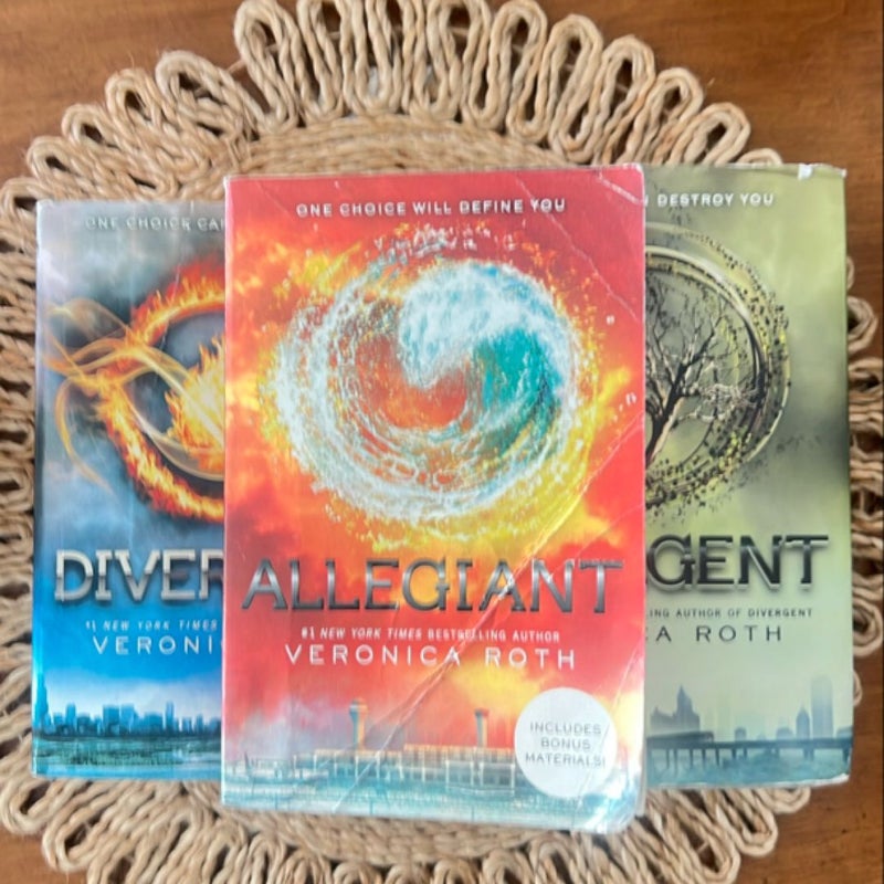 Divergent/Insurgent/Allegiant 