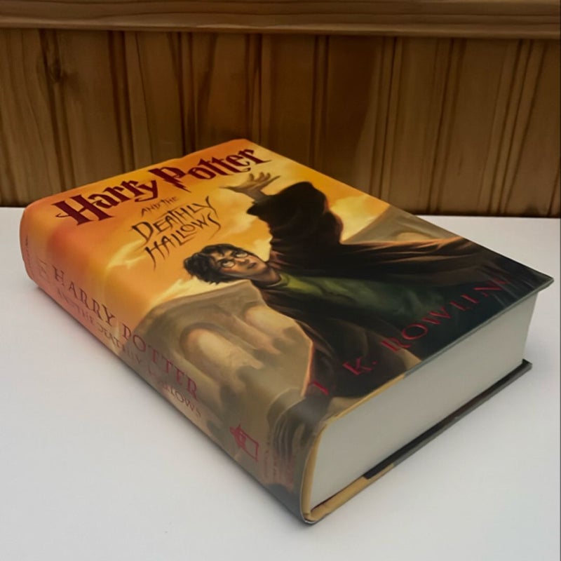 Harry Potter and the Deathly Hallows - FIRST EDITION