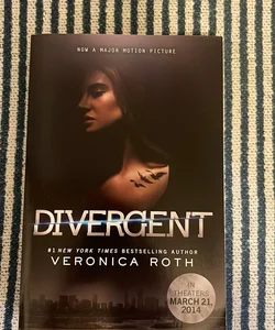 Divergent Movie Tie-In Edition